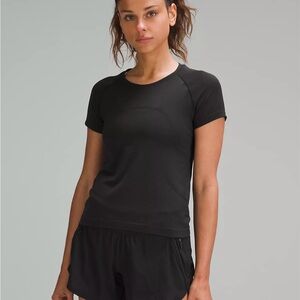 Swiftly Tech Short-Sleeve Shirt 2.0
Waist Length - Black